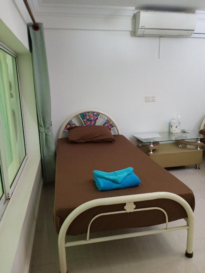 Le Barang Steakhouse & Guesthouse Sihanoukville Dış mekan fotoğraf