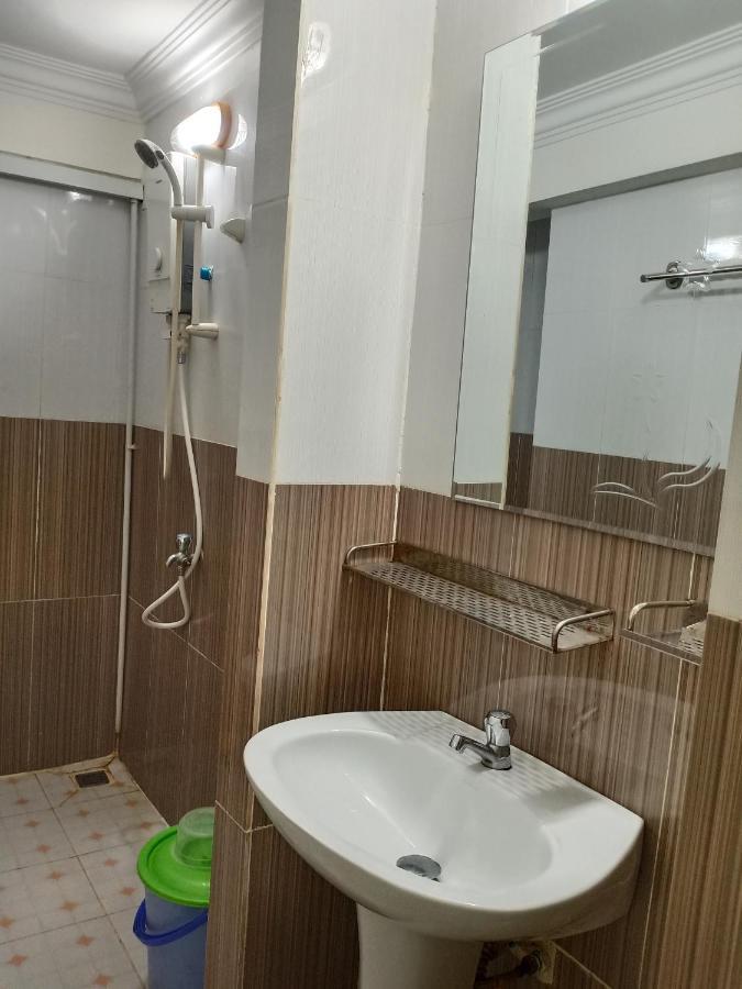 Le Barang Steakhouse & Guesthouse Sihanoukville Dış mekan fotoğraf