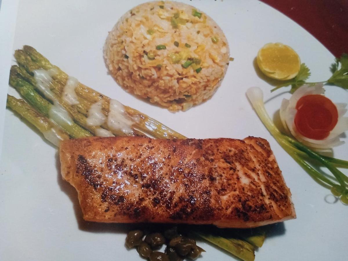 Le Barang Steakhouse & Guesthouse Sihanoukville Dış mekan fotoğraf